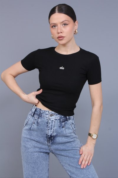 ALO YAZILI CROP BLUZ