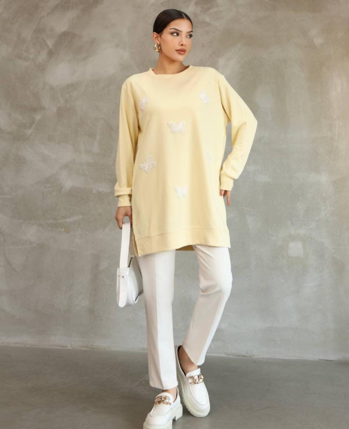 https://resim.modacantoptan.com/hm014864/003/inci-islemeli-kelebel-tunik-model-kumas-016f558ce5a3.jpg