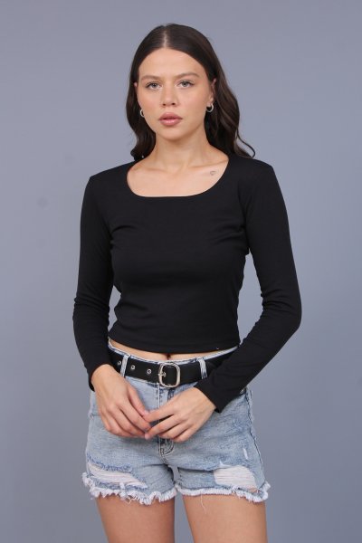 KARE YAKA MODEL KUMAŞ BLUZ