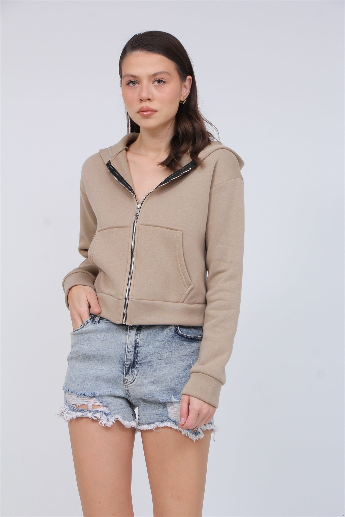 https://resim.modacantoptan.com/hm015095/005/fermuarli-crop-sweat-01032a18d281.jpg