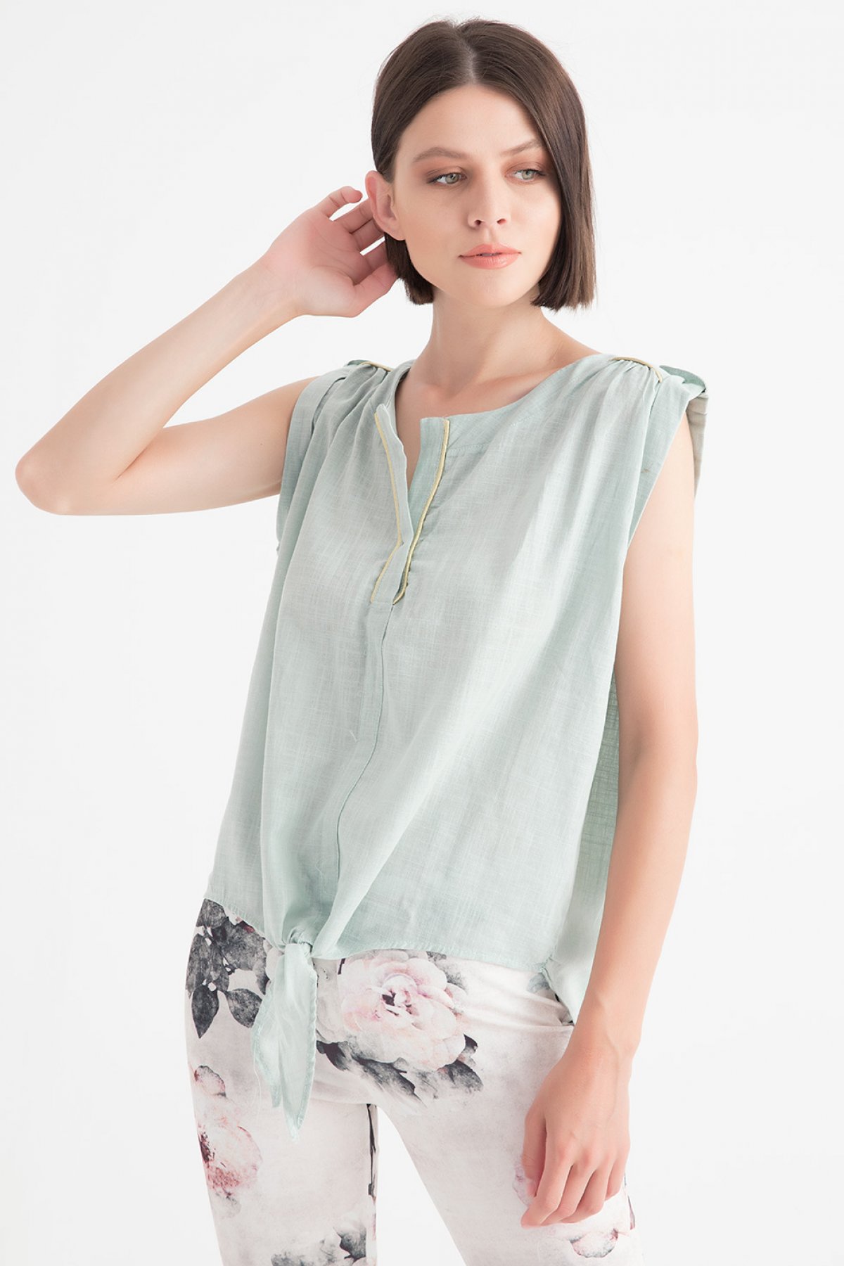 Bogazli Sifir Kol Bluz Tuzun Bluz 100 Indirimli Gardrops