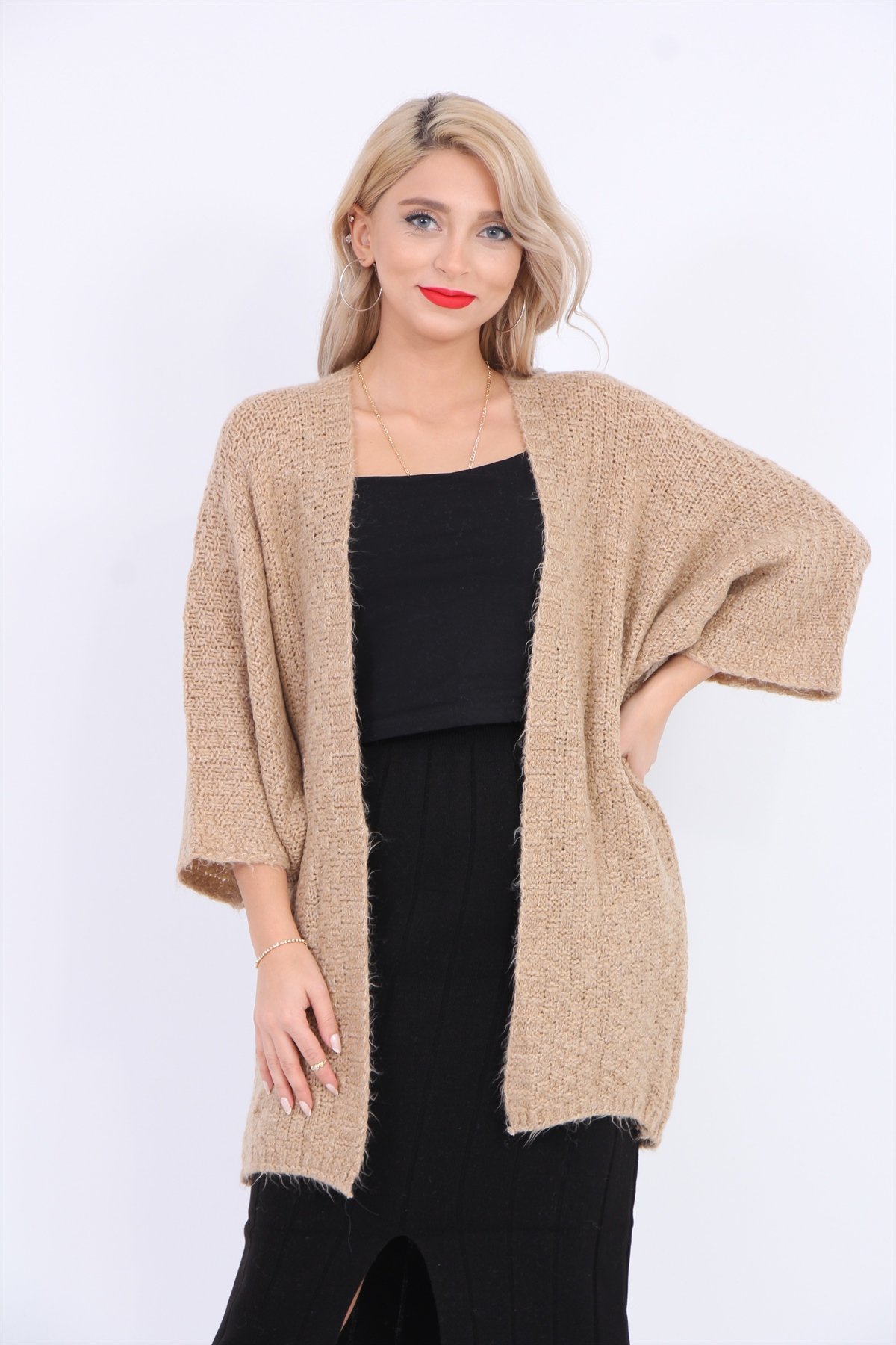 https://resim.modacantoptan.com/hm04844/005/yumos-triko-hirka-01d1cc53fbf0.jpg