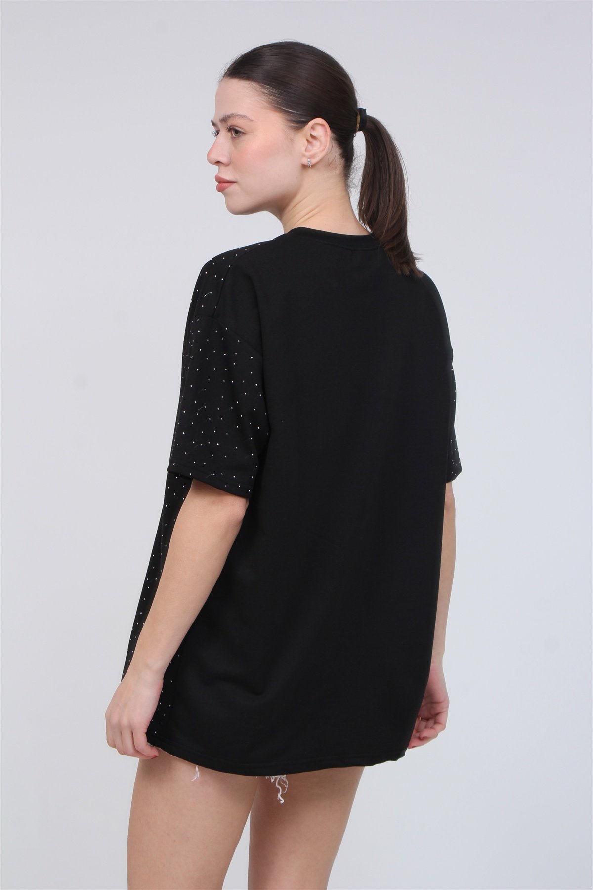 Biklet Yaka Taşlı Tişört 