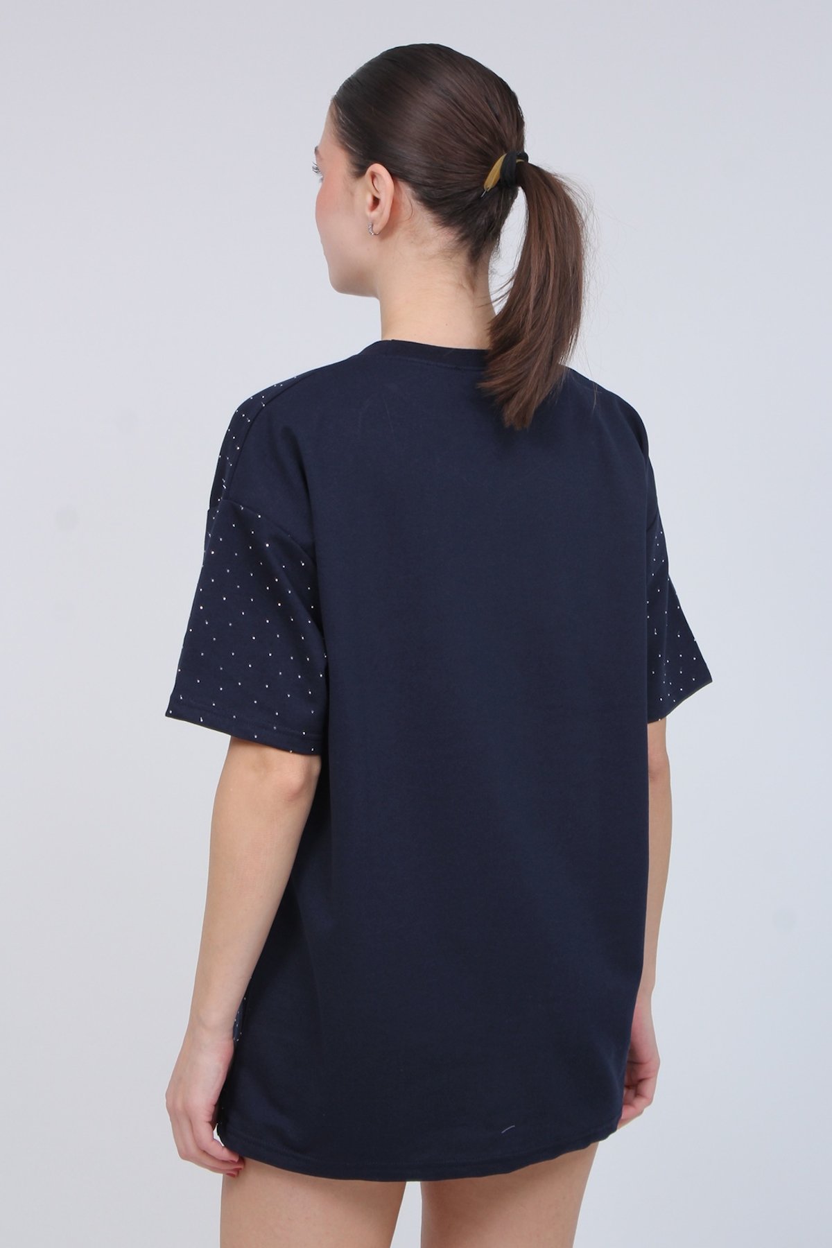 Biklet Yaka Taşlı Tişört 