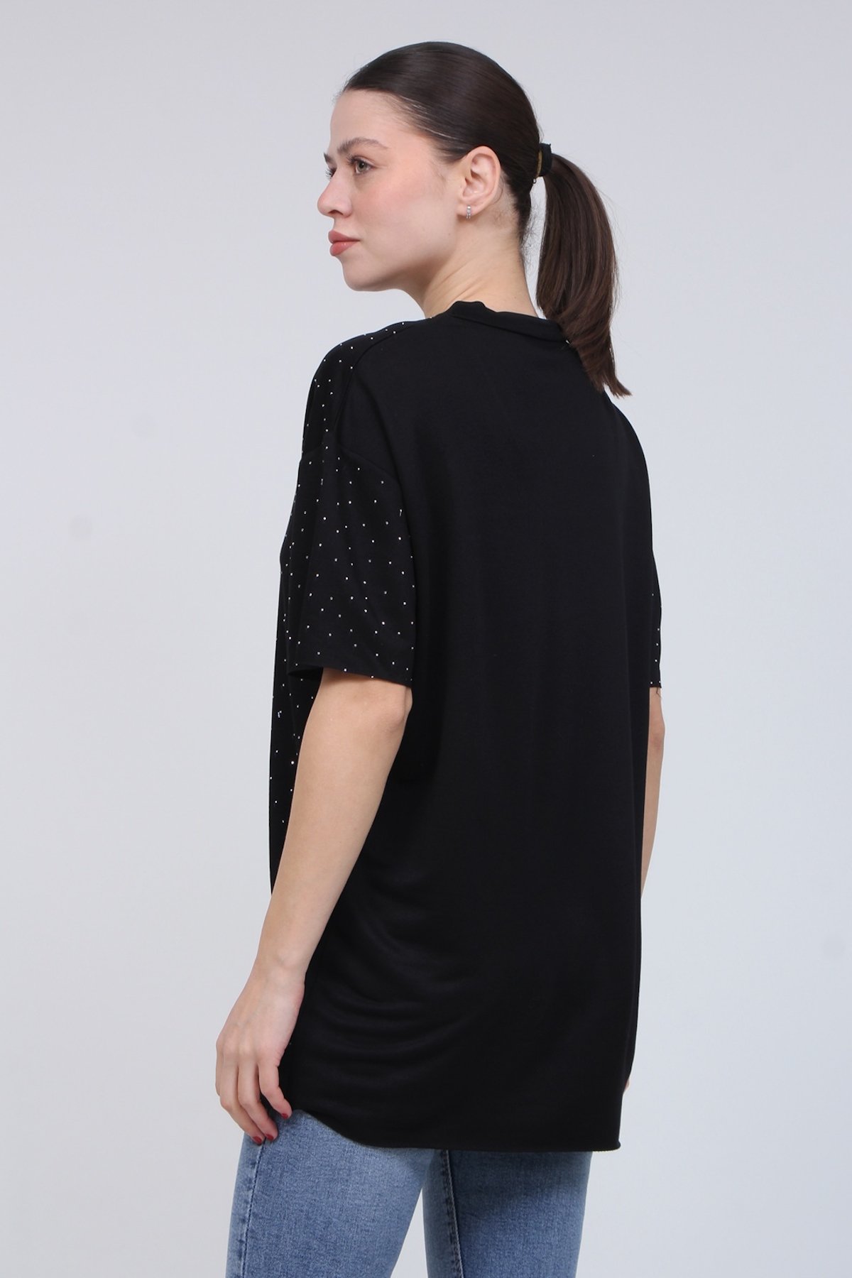 V Yaka Taşlı Tişört 