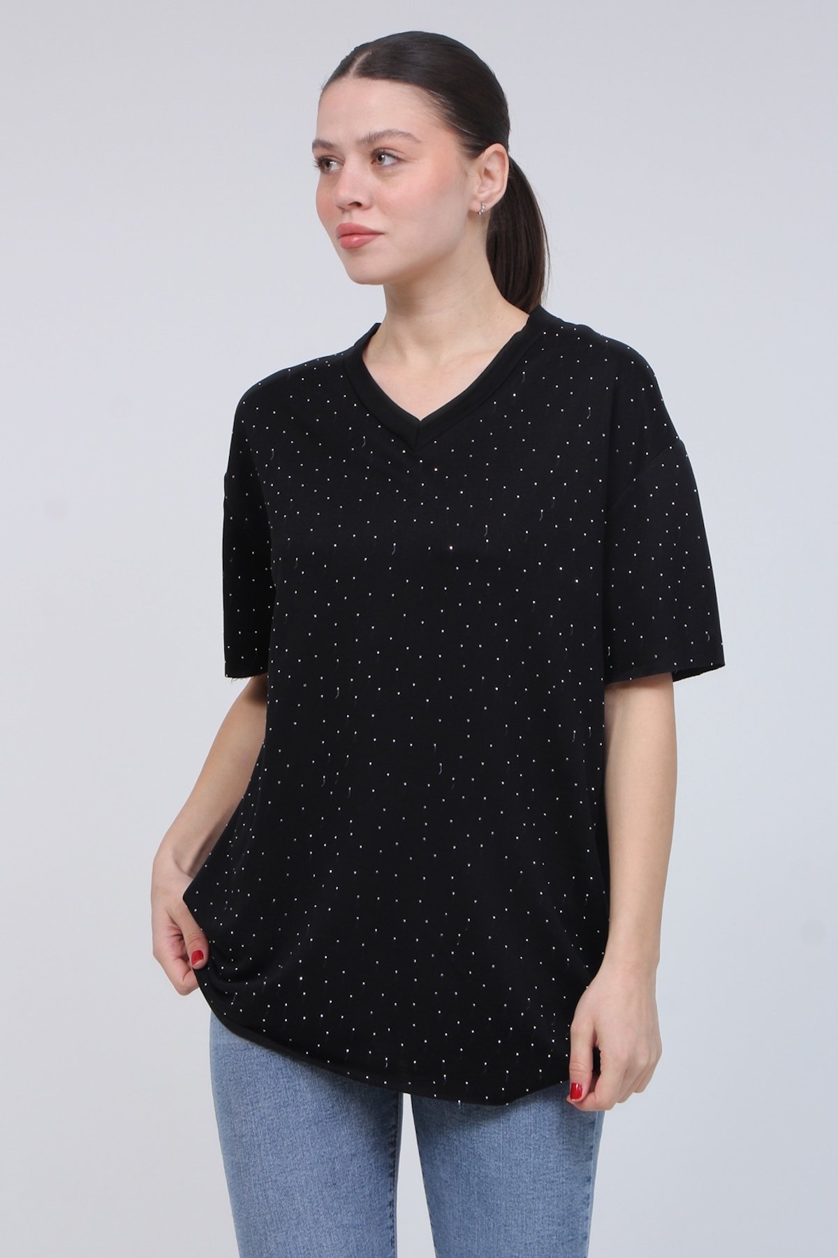 V Yaka Taşlı Tişört 