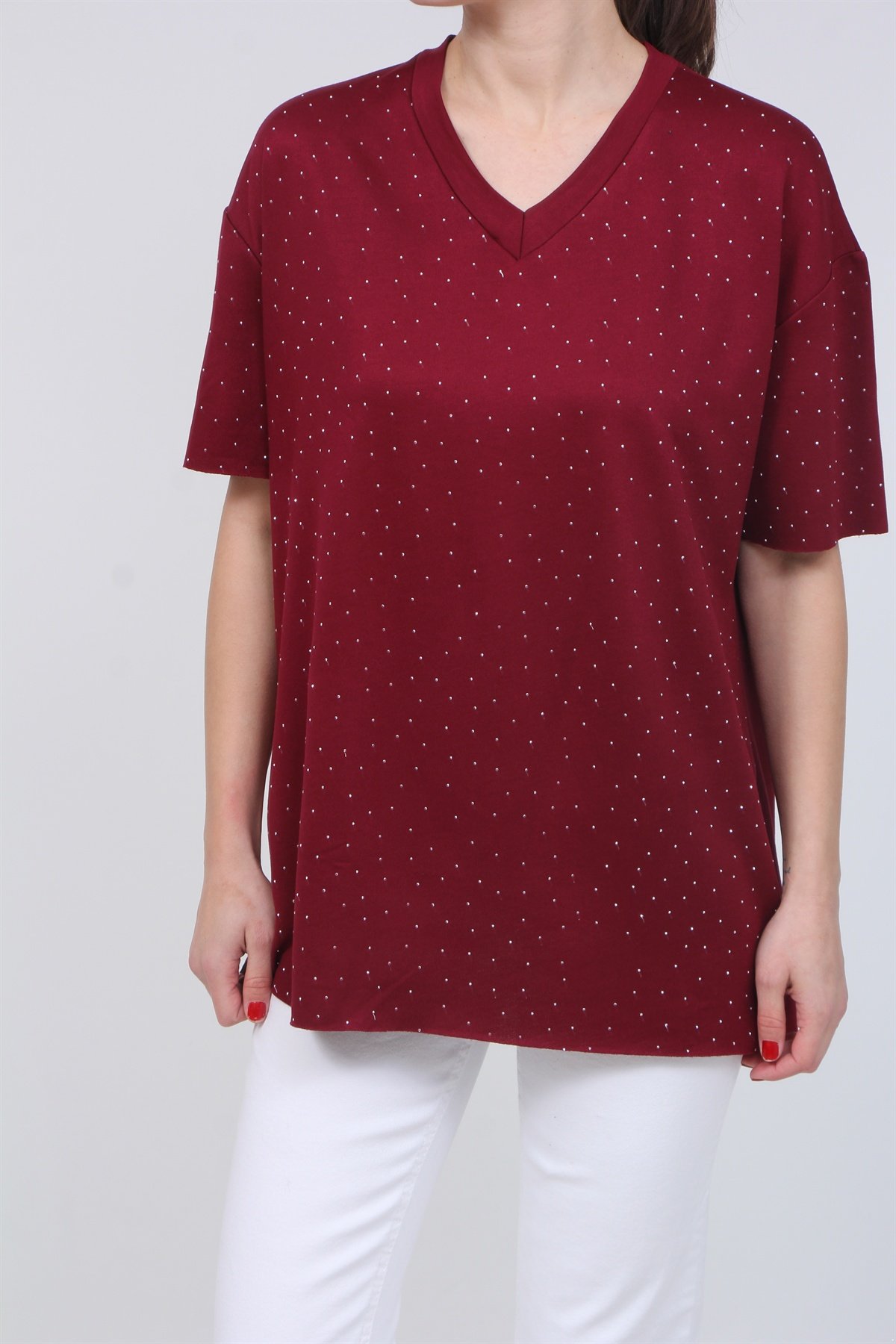 V Yaka Taşlı Tişört 