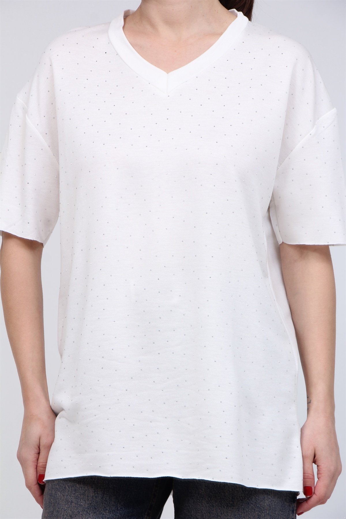 V Yaka Taşlı Tişört 