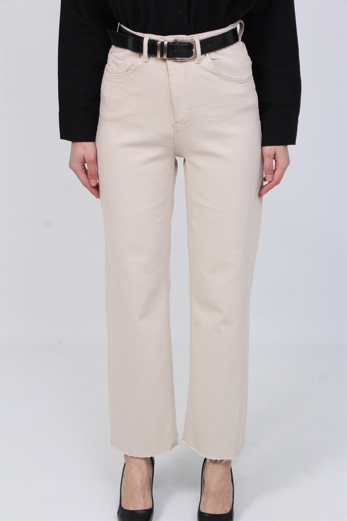 Kemerli Kesik Paca Kot Pantolon 