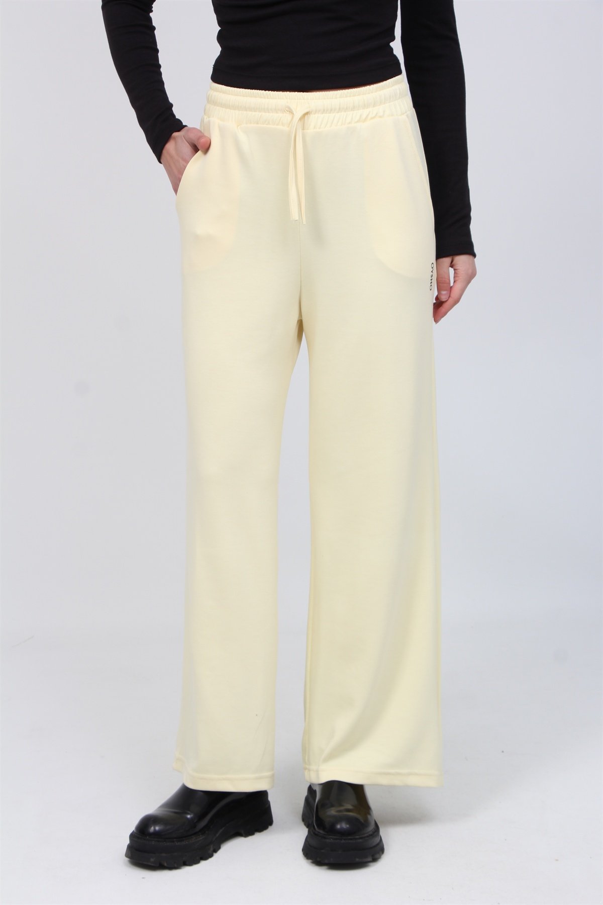 Cl-250 Yanı Nakışlı Modal Kumaş Bol Paça Eşofman 