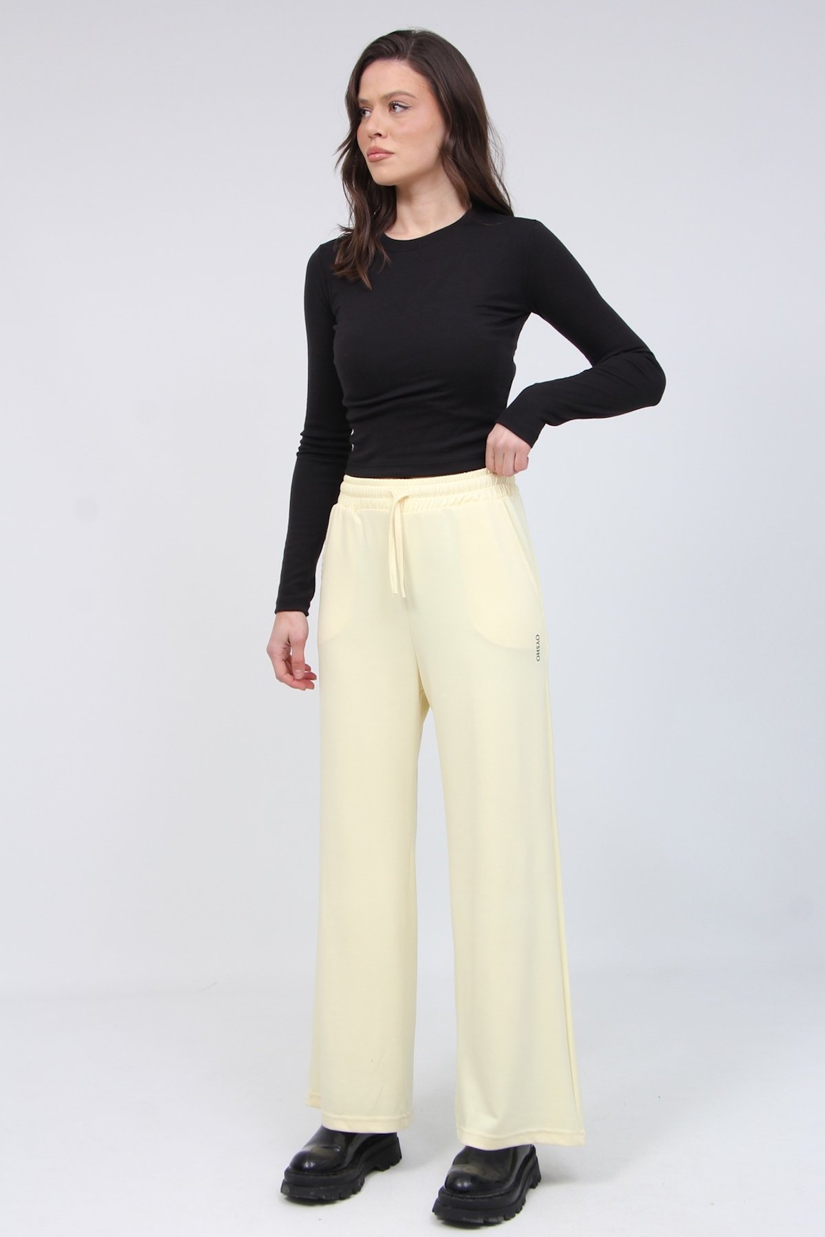 Cl-250 Yanı Nakışlı Modal Kumaş Bol Paça Eşofman 