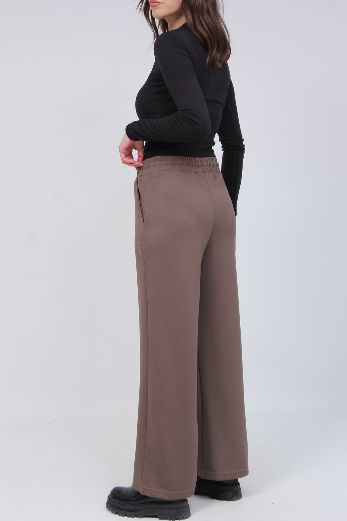 Cl-250 Yanı Nakışlı Modal Kumaş Bol Paça Eşofman 