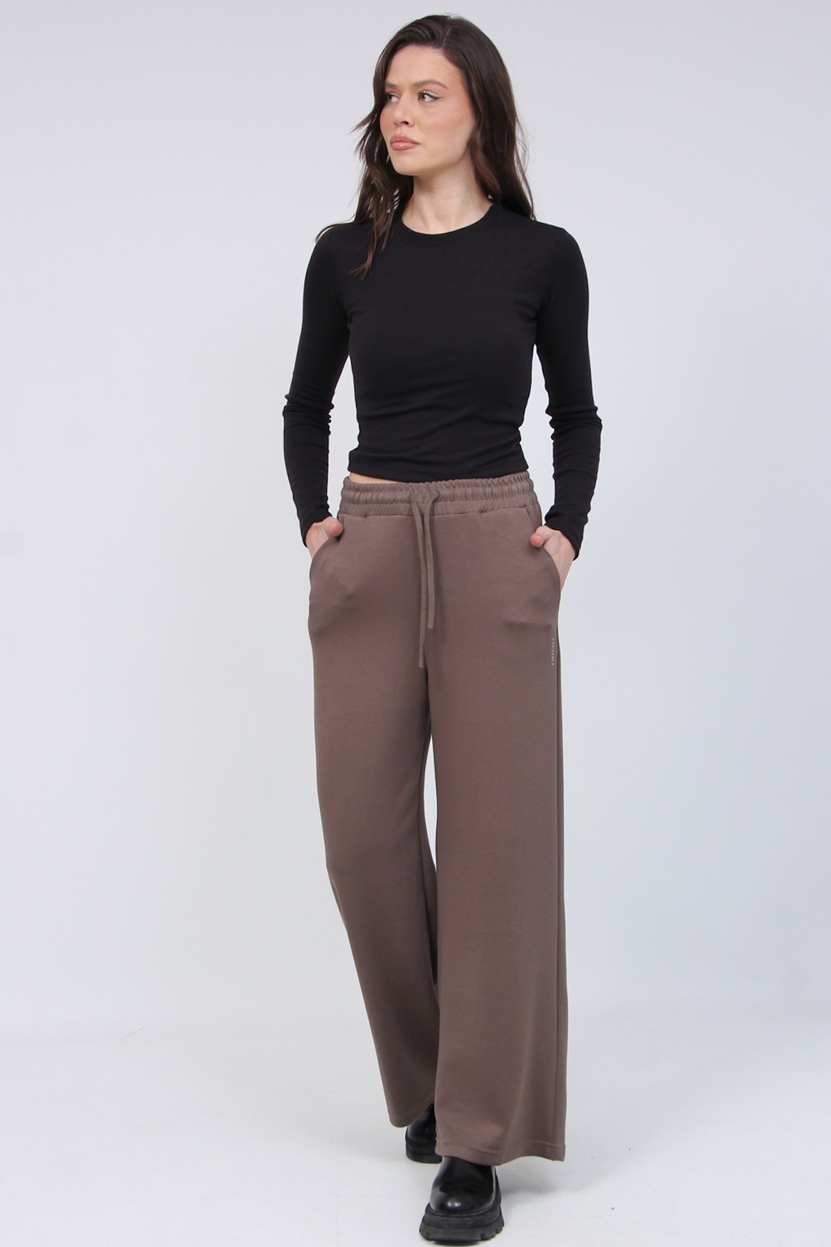 Cl-250 Yanı Nakışlı Modal Kumaş Bol Paça Eşofman 